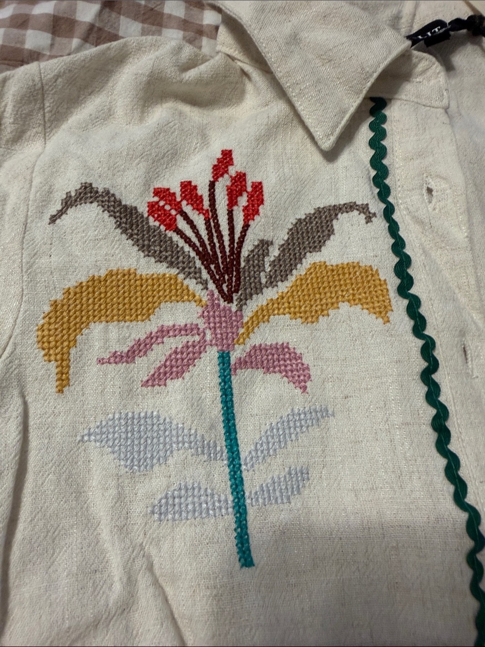 Solitaire Cream Embroidered Short-Sleeve Button Front Blouse - Picture 3 of 6